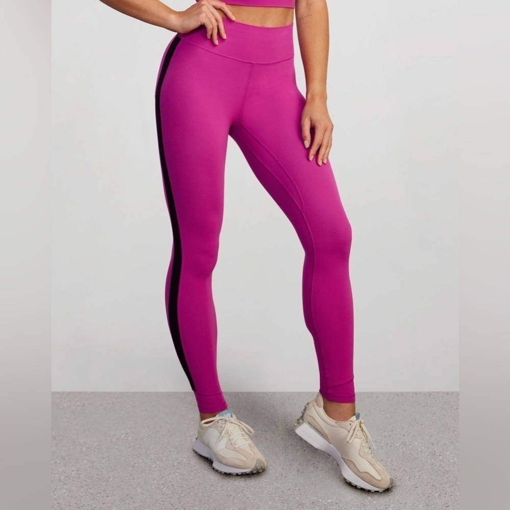 Stori. Into tight Leggings & wonder light support Bra Set Size 2 in Fuchsia/Onyx